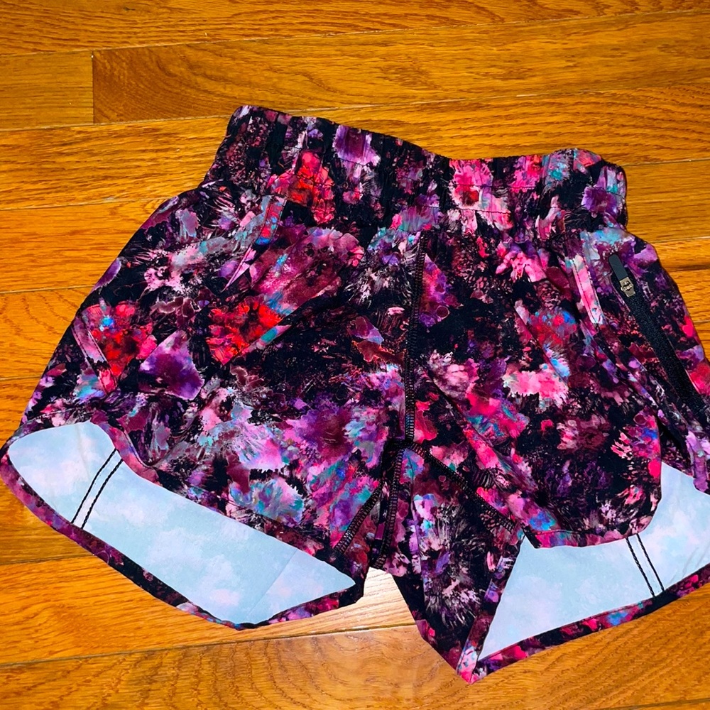 Lululemon tracker shorts💜